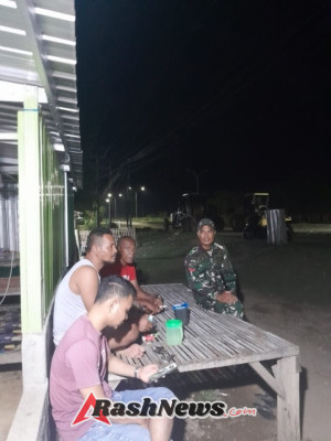 Tingkatkan Stabilitas Keamanan, Koramil 1628-04/Poto Tano Laksanakan Patroli Rutin Malam Hari