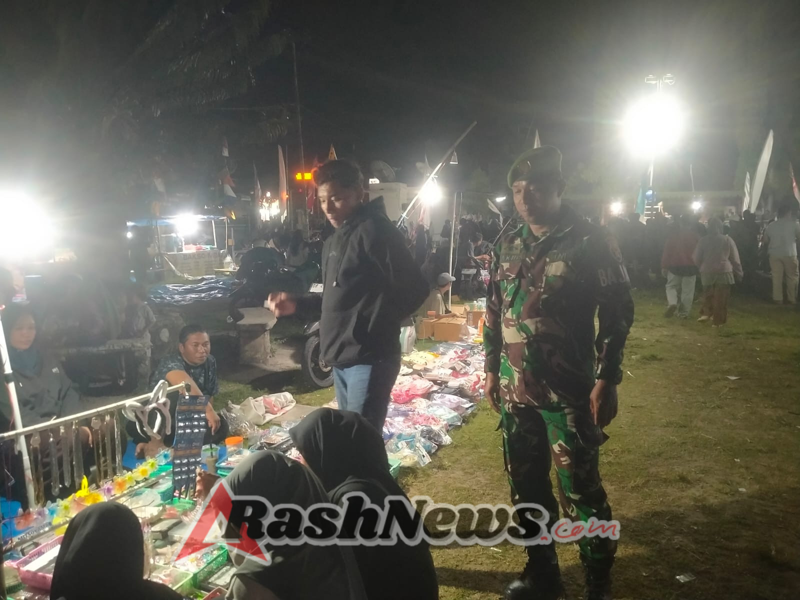 TNI Aktif Jaga Kondusifitas, Babinsa Jereweh Patroli di Wilayah Binaan