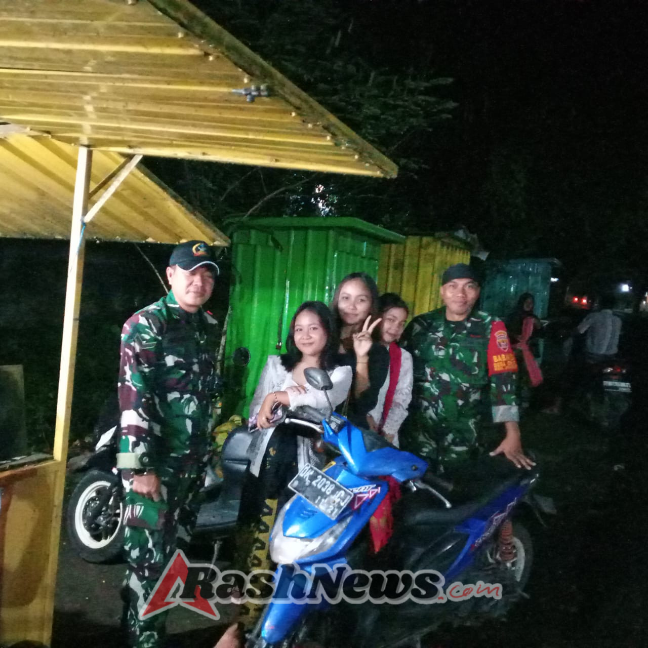 Babinsa Koramil 08/Pratim, Kodim 1620/Loteng Gelar Patroli Susuri titik tongkrongan pemuda