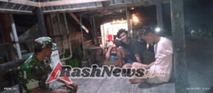 Koramil 1628-02/Sekongkang Perkuat Keamanan Wilayah Lewat Patroli Malam Babinsa