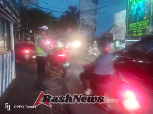 Polsek Kuta Utara Konsisten Atasi Kemacetan Arus Lalu Lintas Sore Hari