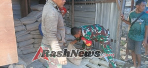 Babinsa Ende Turun Tangan, Warga Desa Nuamulu Semangat Perbaiki Masjid Baiturahman