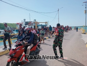 TNI Pastikan Keamanan Aktivitas Kapal KMP Kalibodri di Pelabuhan ASDP Rote Ndao