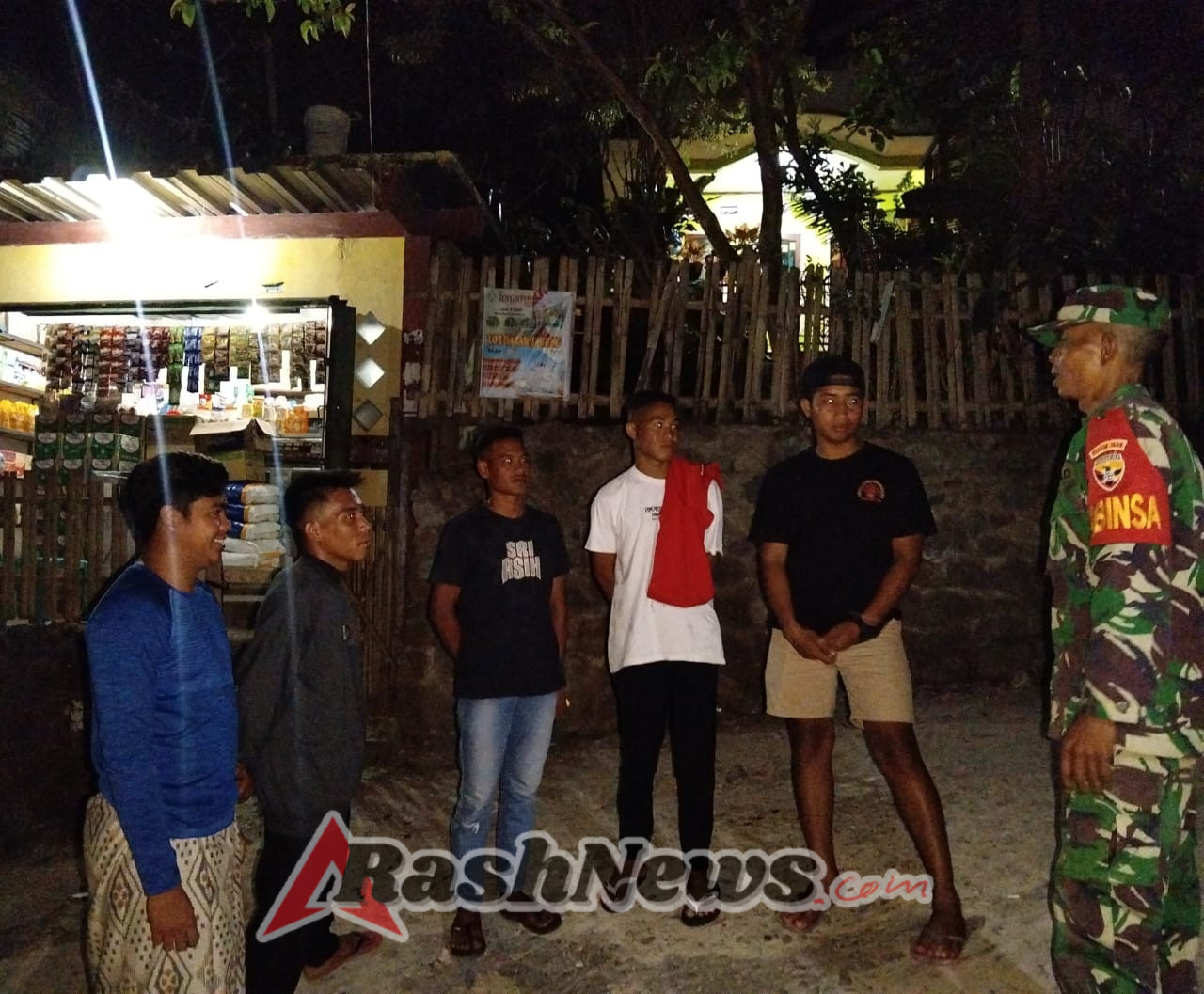 Situasi Desa Kala Kondusif Setelah Patroli Siskamling oleh Babinsa dan Koramil