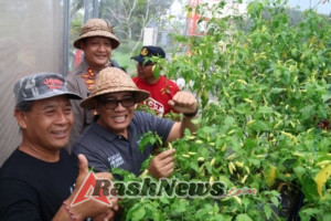 Dekat dengan Petani, Kapolres Tabanan Ajak Warga Penebel Jaga Kamtibmas dan Ketahanan Pangan Lewat Program Minggu Kasih