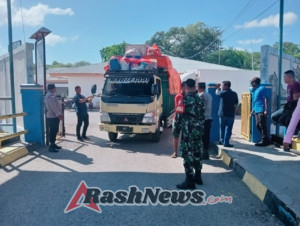 Koramil 1627-02/Pantai Baru Kawal Pengangkutan Penumpang dan Barang di Pelabuhan ASDP