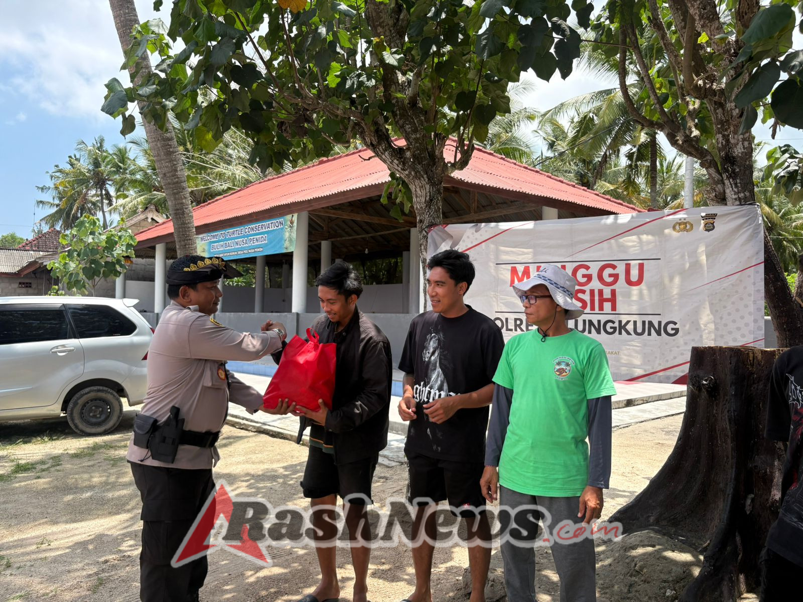 Polres Klungkung Gelar “Minggu Kasih” di Desa Ped.
