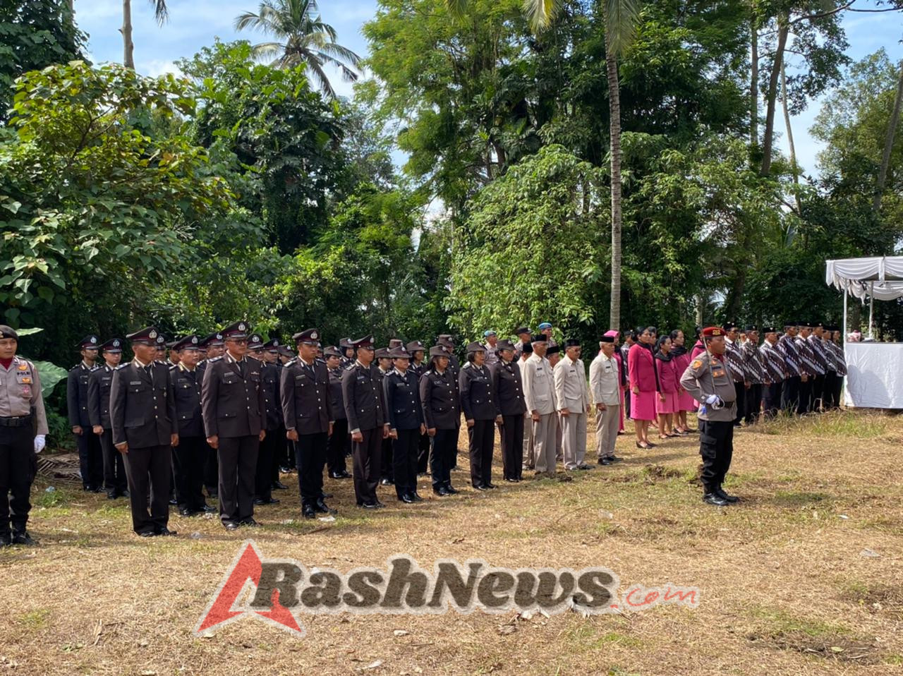 Kapolres Tabanan Pimpin Upacara Dinas Perabuan Jenazah Purnawirawan Polri Peltu Ni Wayan Parmi dengan Khidmat