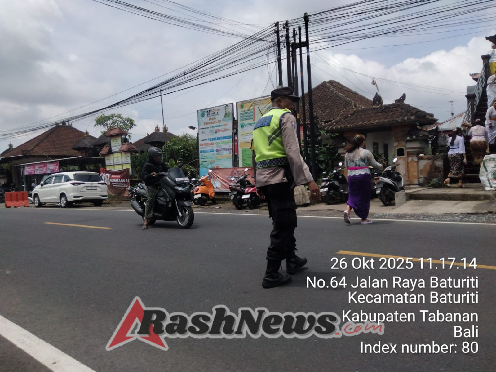 Atensi Kemacetan dan Laka, Polsek Baturiti Gelar Personil  Untuk Laksanakan Strong Point dan pengamanan jalur  obyek wisata