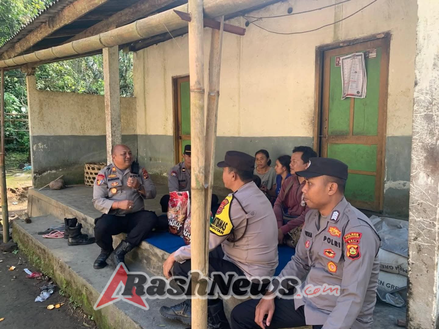 Minggu Kasih Kapolsek Bebandem Di Banjar Dinas Batu Ampin Desa Jungutan Kecamatan Bebandem