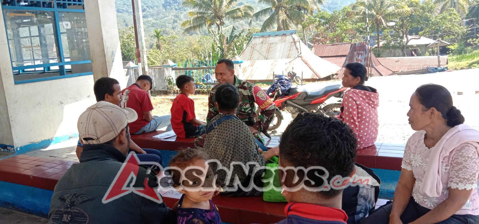 Kodim 1602/Ende Pererat Hubungan dengan Warga melalui Kegiatan Pamwil