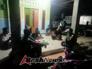 TNI Hadir di Tengah Masyarakat, Babinsa Koramil 1628-04/Poto Tano Laksanakan Patroli Malam