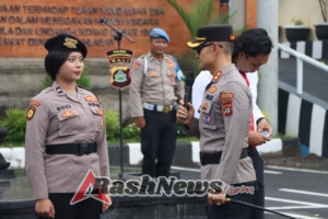 Kapolres Karangasem Berikan Voucher Belanja untuk Personil Berprestasi