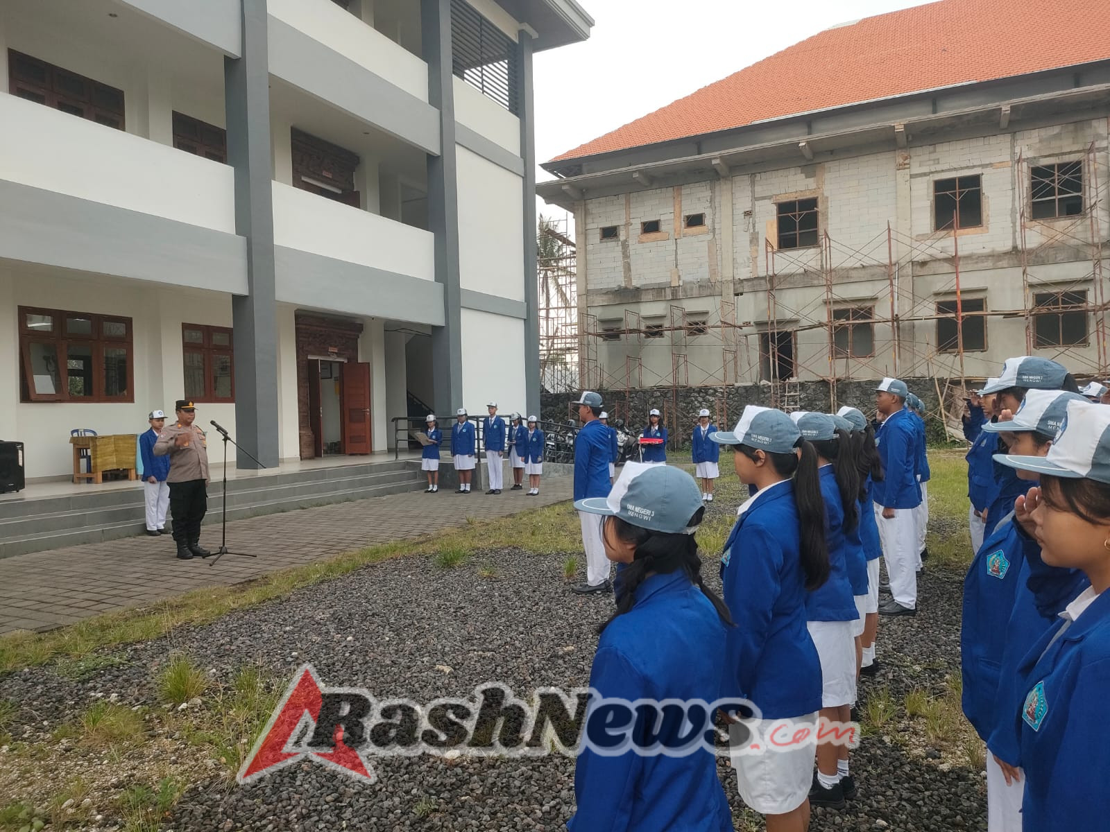 Bangun Karakter Siswa Sejak Dini, Polres Badung Ajak Pelajar SMA N 3 Mengwi Tertib dan Bijak di Dunia Maya
