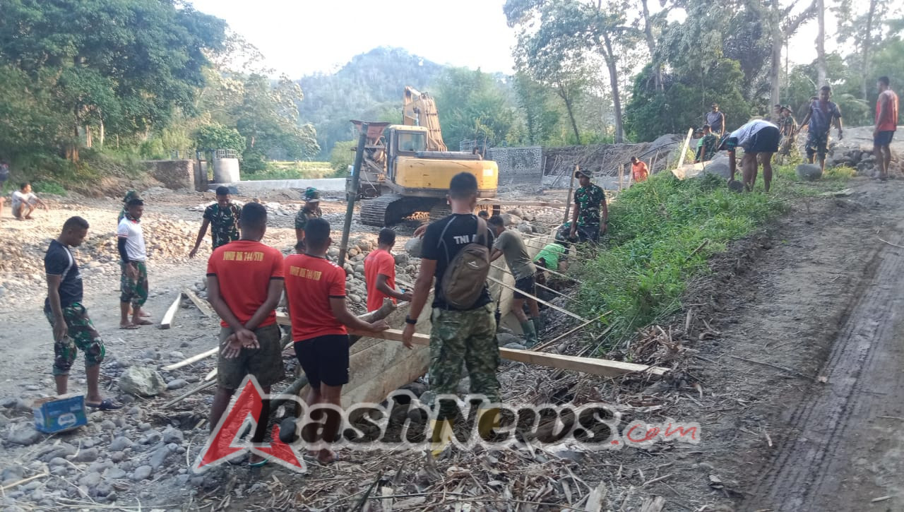 Wujud Kemanunggalan TNI dan Rakyat TMMD Kodim 1625/Ngada Selesaikan 77% Rehabilitasi Bendungan Panondiwal