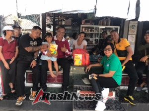 Dukung Percepatan Atasi Stunting, Babinsa Semarapura Kauh Turun Langsung Bantu Salurkan PMT