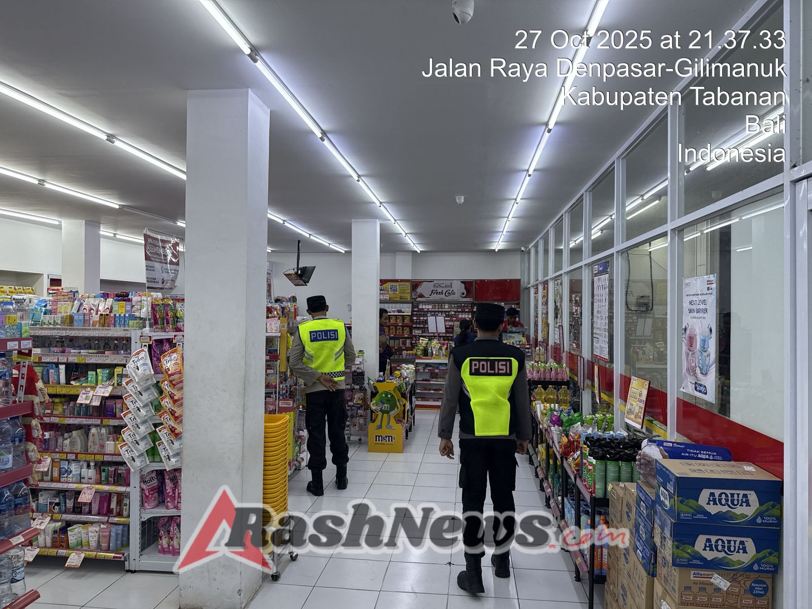 Polsek Selemadeg barat Gelar Patroli Malam Pantau Keamanan wilayah Cegah Gangguan Kamtibmas