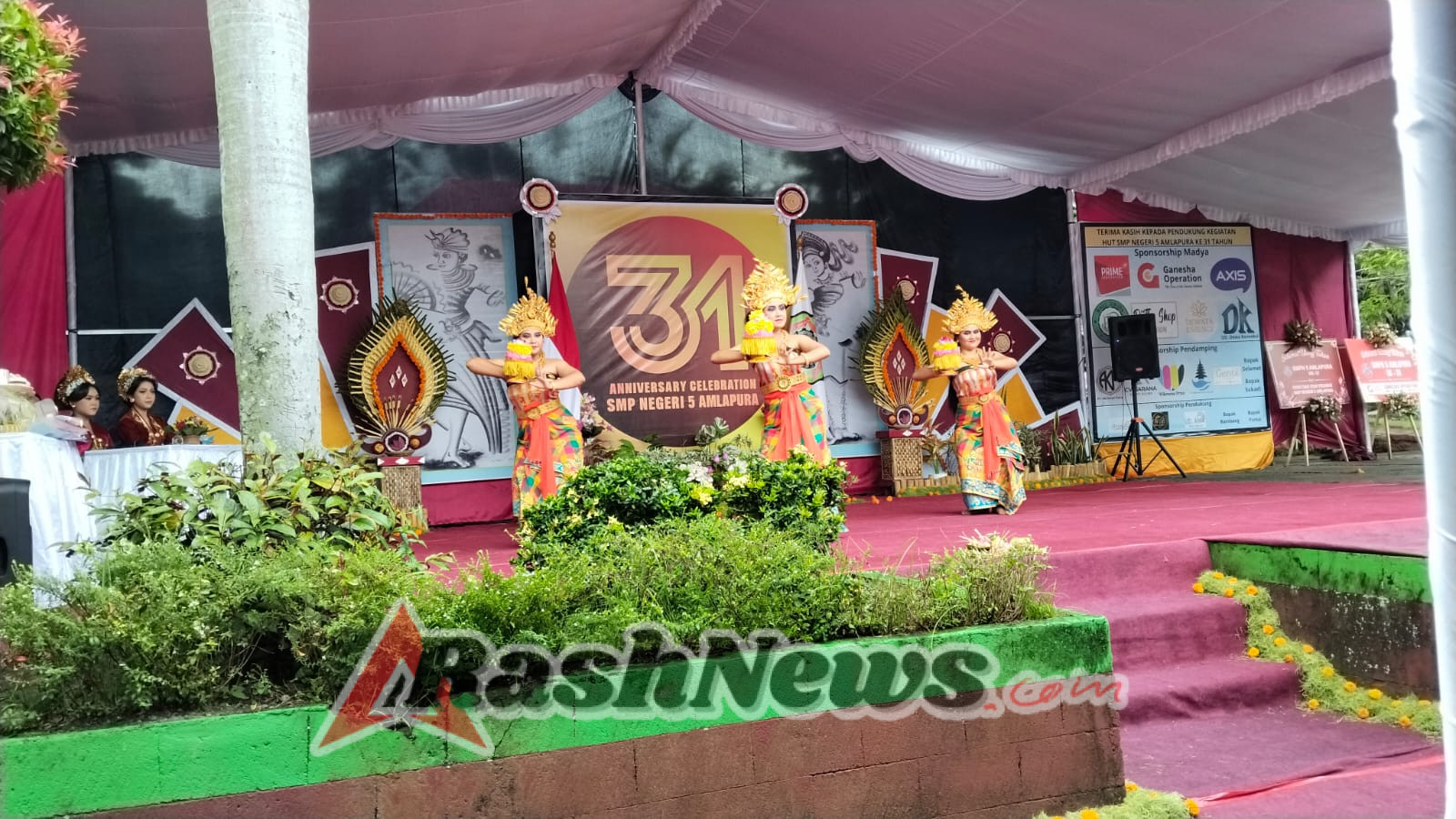 Acara HUT ke 35 SMP N 5 Amlapura dihadiri Babinsa Kelurahan Padangkerta.