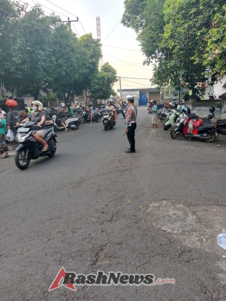 Sat Lantas laksanakan Pengaturan di Pasar Amlapura