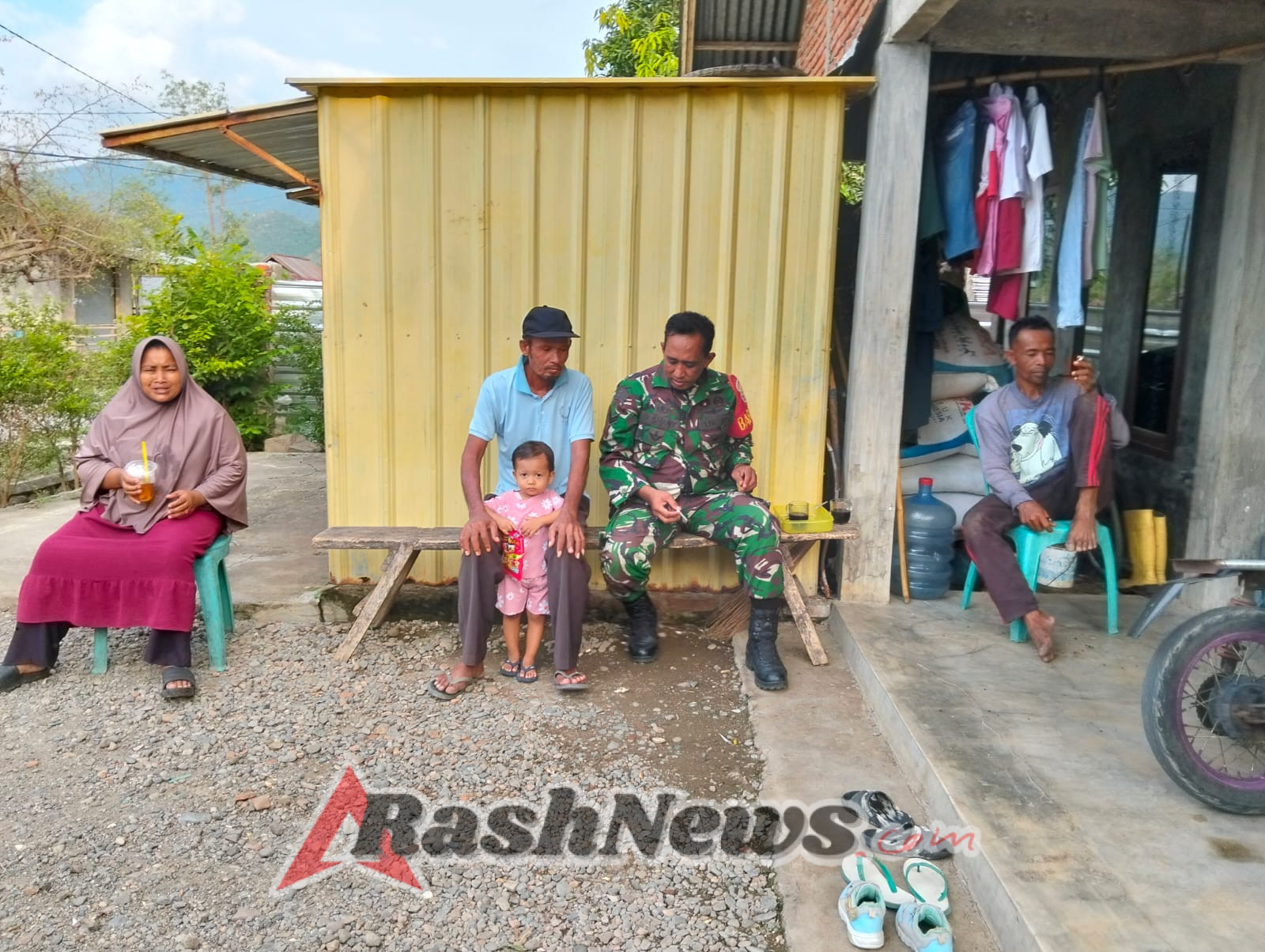 Komsos Babinsa Seteluk Atas Wujud Kedekatan TNI dengan Masyarakat