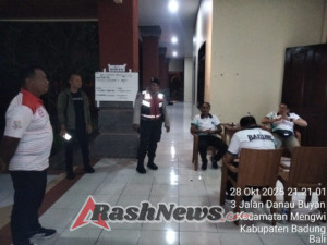 Jamin Kelancaran Turnamen Bola Voli Polsek Mengwi Lakukan Pengamanan di Kawasan Gor Mengwi