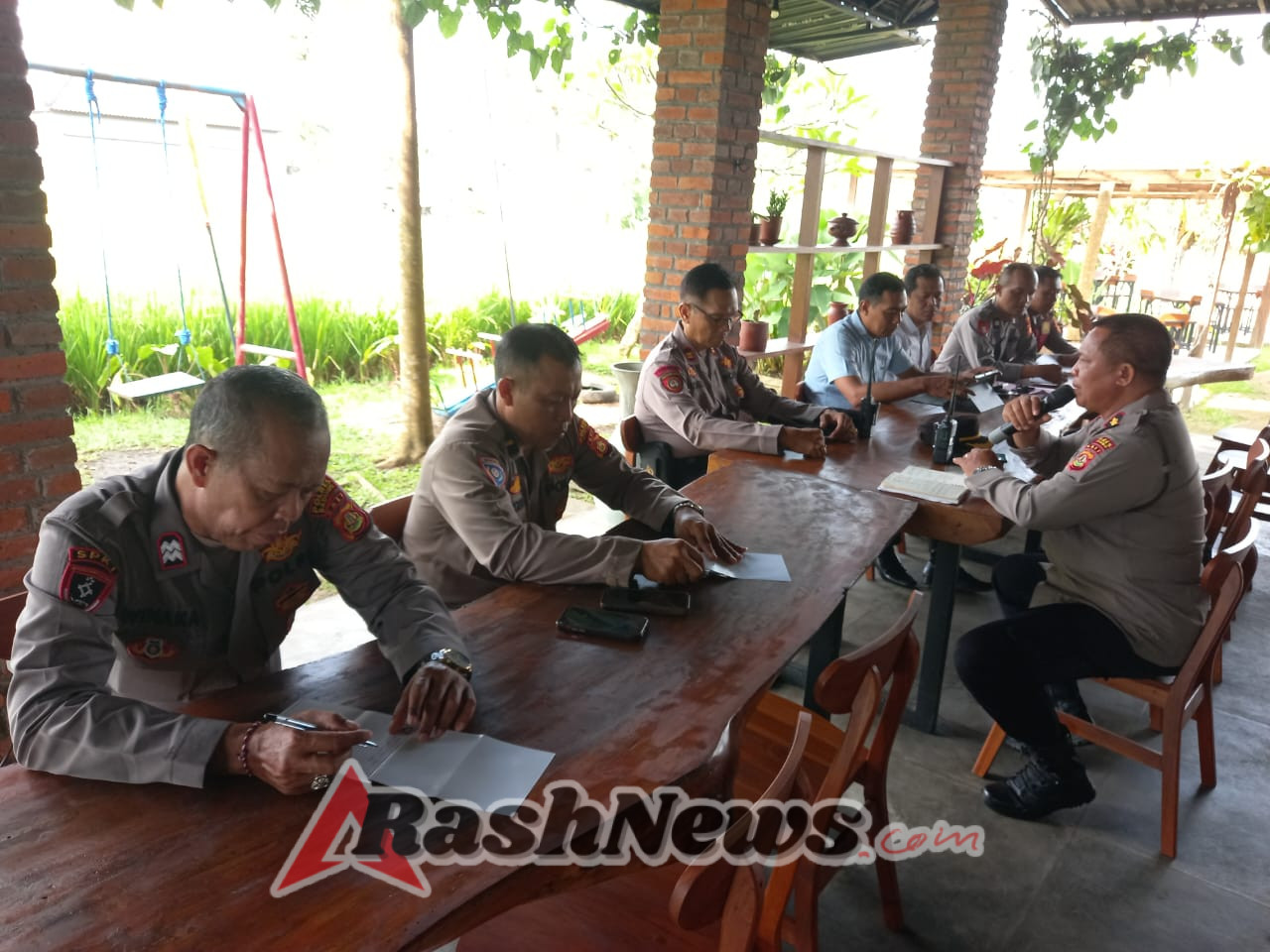 Evaluasi Kinerja Personil Kapolsek Mengwi Lakukan Anev