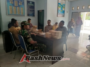 Wujudkan Wilayah Kondusif, Babinsa dan Aparat Desa Meraran Pererat Komunikasi