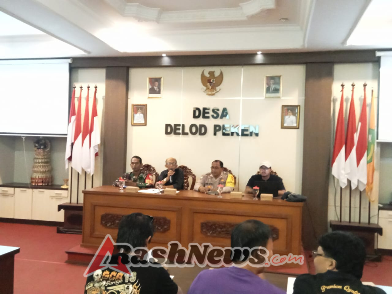 Bhabinkamtibmas Delod Peken dan Babinsa Hadiri Pembukaan Pelatihan Kerja Barber