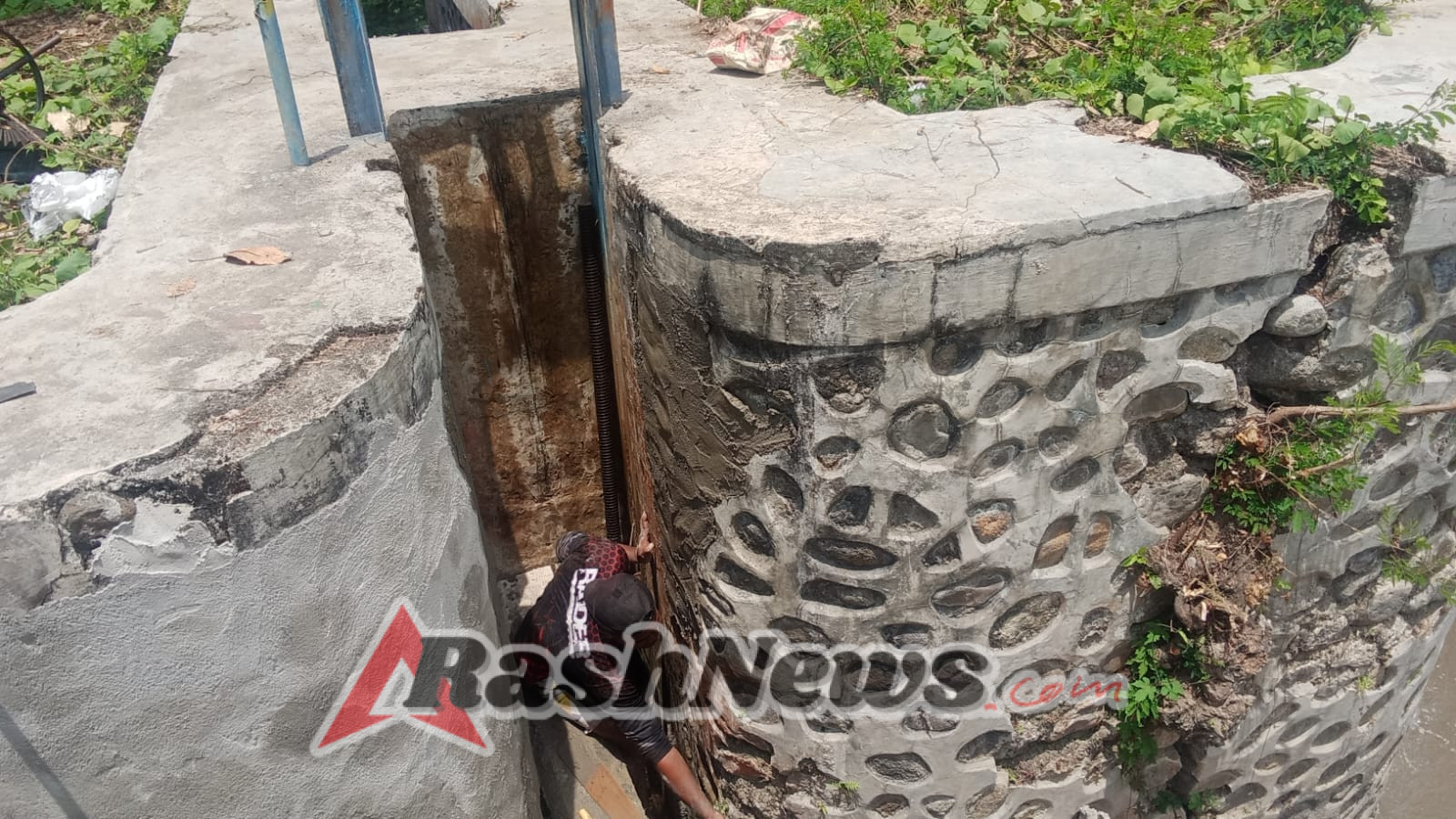 Dansatgas TMMD Letkol Inf Imam Subekti Pantau Langsung Pengerjaan Bendungan Panondiwal di Hari ke-21