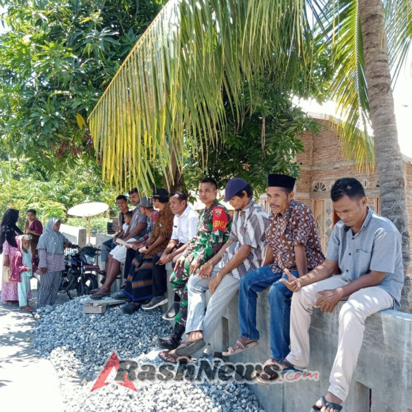 Babinsa Desa Hobatua Pantau Keamanan dan Lakukan Komsos Bersama Warga