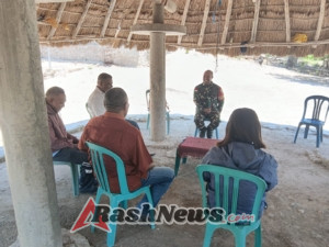Babinsa Desa Lanaus Laksanakan Komsos Bersama Tenaga Pendamping Desa Dan Kepala Desa v