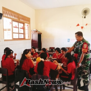 Kodim 1609/Buleleng Wujudkan Kepedulian Melalui Program Makan Bergizi untuk Pelajar