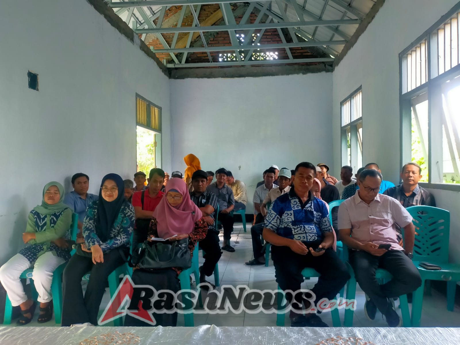 ‎Perkuat Ketahanan Pangan, Babinsa Ikut Awasi Distribusi Pupuk Subsidi di Utan