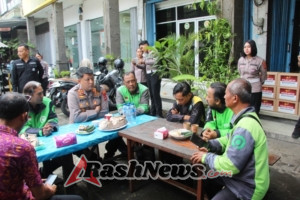 Kapolres Tabanan Gelar Jumat Curhat Bersama Komunitas Ojol “Jagra Dewata”, Wujud Sinergi dan Kepedulian Keselamatan Berlalu Lintas