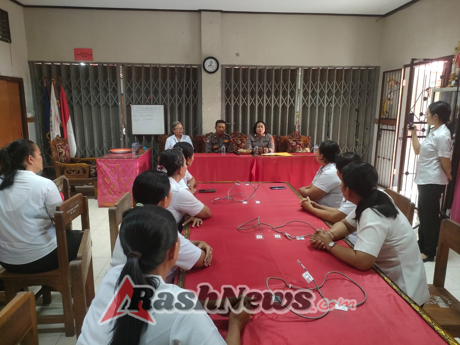 Guru Hebat, Sekolah Aman, Sat Binmas Polres Badung Sosialisasi “Rise n Speak” dan 110 di SDN 1 Sibanggede