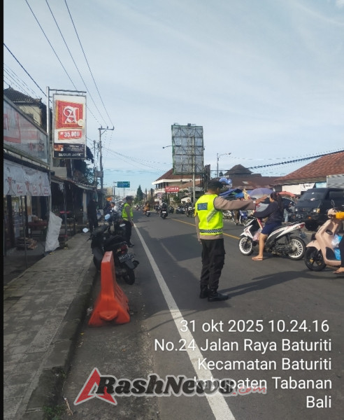 Atensi Kemacetan dan Laka, Polsek Baturiti Gelar Personil  Untuk Laksanakan Strong Point dan pengamanan jalur