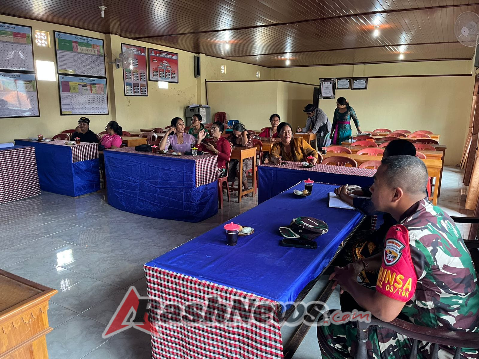 Wujud Kepedulian TNI terhadap Kesehatan Masyarakat, Babinsa Desa Undisan Hadiri Rapat Rumah Desa Sehat