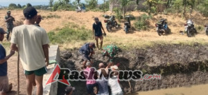 TNI Hadir untuk Rakyat: Babinsa Koramil 1612-05/Satar Mese Giatkan Aksi Bersih Irigasi Bersama Petani