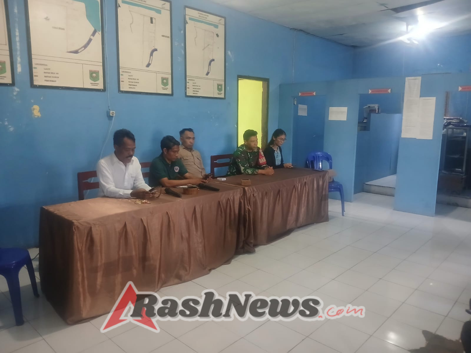 ‎Babinsa Desa Luk Dukung Kebijakan Penurunan Harga Pupuk, Wujud Kepedulian TNI kepada Petani