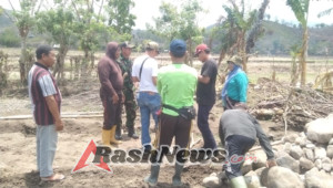 Babinsa Koramil 1614-03/Hu’u Dampingi PPL Cek Lokasi Pembuatan Irigasi di Desa Cempi Jaya