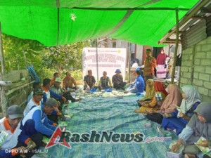 Komsos Babinsa Bakajaya Sekaligus Hadiri Panen Raya Demplot Padi