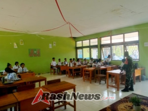 Program Makan Bergizi Gratis di Rote Timur Disambut Antusias, Babinsa Turun Langsung Dampingi Kegiatan