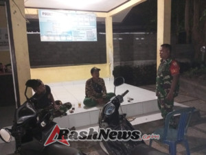 ‎Wujudkan Lingkungan Aman, Babinsa Teros Aktif Dampingi BKD Laksanakan Patroli Malam