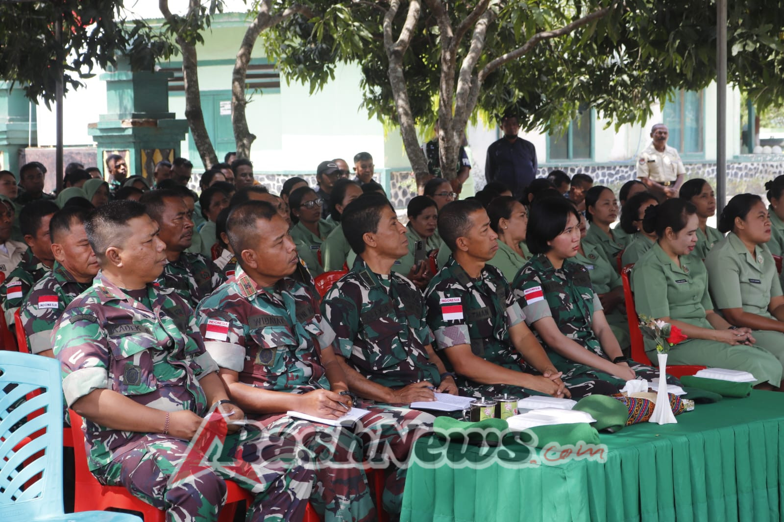 Dandim Belu Berikan Jam Komandan Kepada Prajurit TNI, PNS dan Persit Kodim Belu