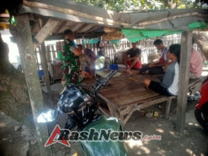 Komsos Babinsa Dompu Dorong Kesadaran Warga Akan Pentingnya Keamanan dan Ketertiban