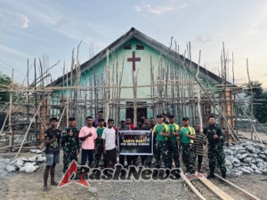 Menyatu Dalam Karya Bakti TNI, Satgas Pamtas Yonarhanud 2 Kostrad Adakan Karya Bakti di Gereja Talitakum Taloi
