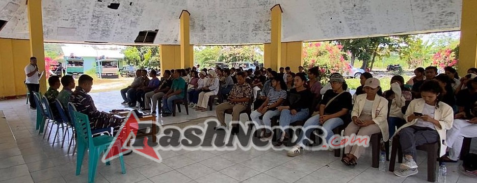 Kolaborasi TNI-Kampus: Anggota Koramil 1612-02/Reok Hadiri Pelepasan KKN Tematik UNIKA St. Paulus Ruteng di Reok