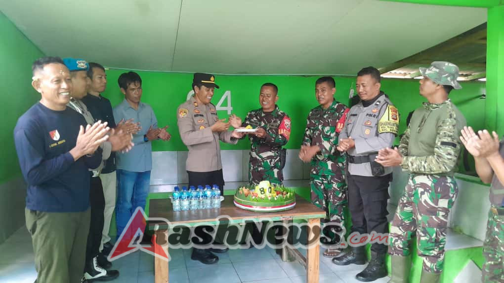 Koramil jajaran Kodim 1623/Karangasem mendapat ucapan selamat HUT TNI ke-80 dari anggota Polsek.