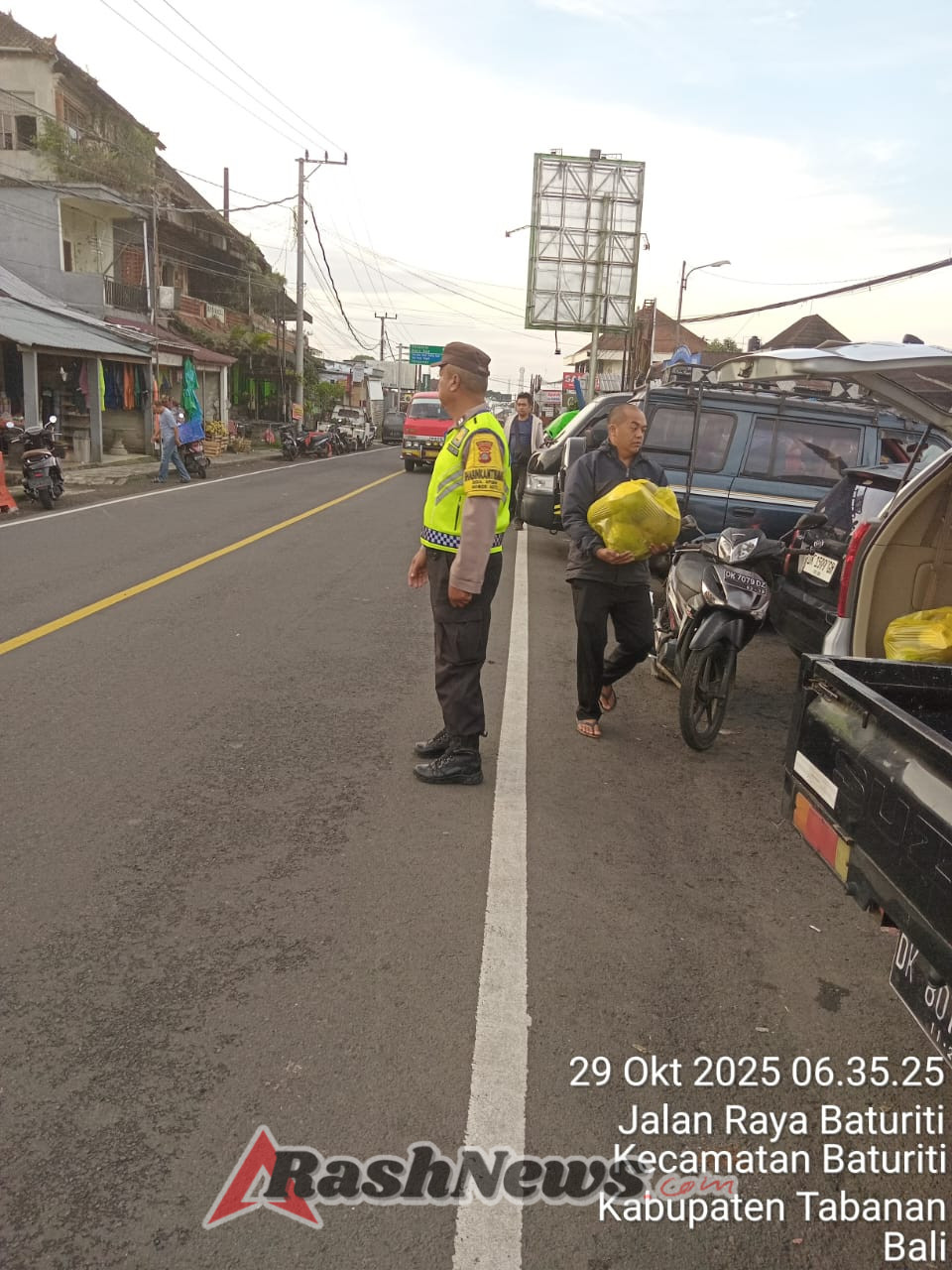 Atensi Kemacetan dan Laka, Polsek Baturiti Gelar Personil  Untuk Laksanakan Strong Point dan pengamanan jalur