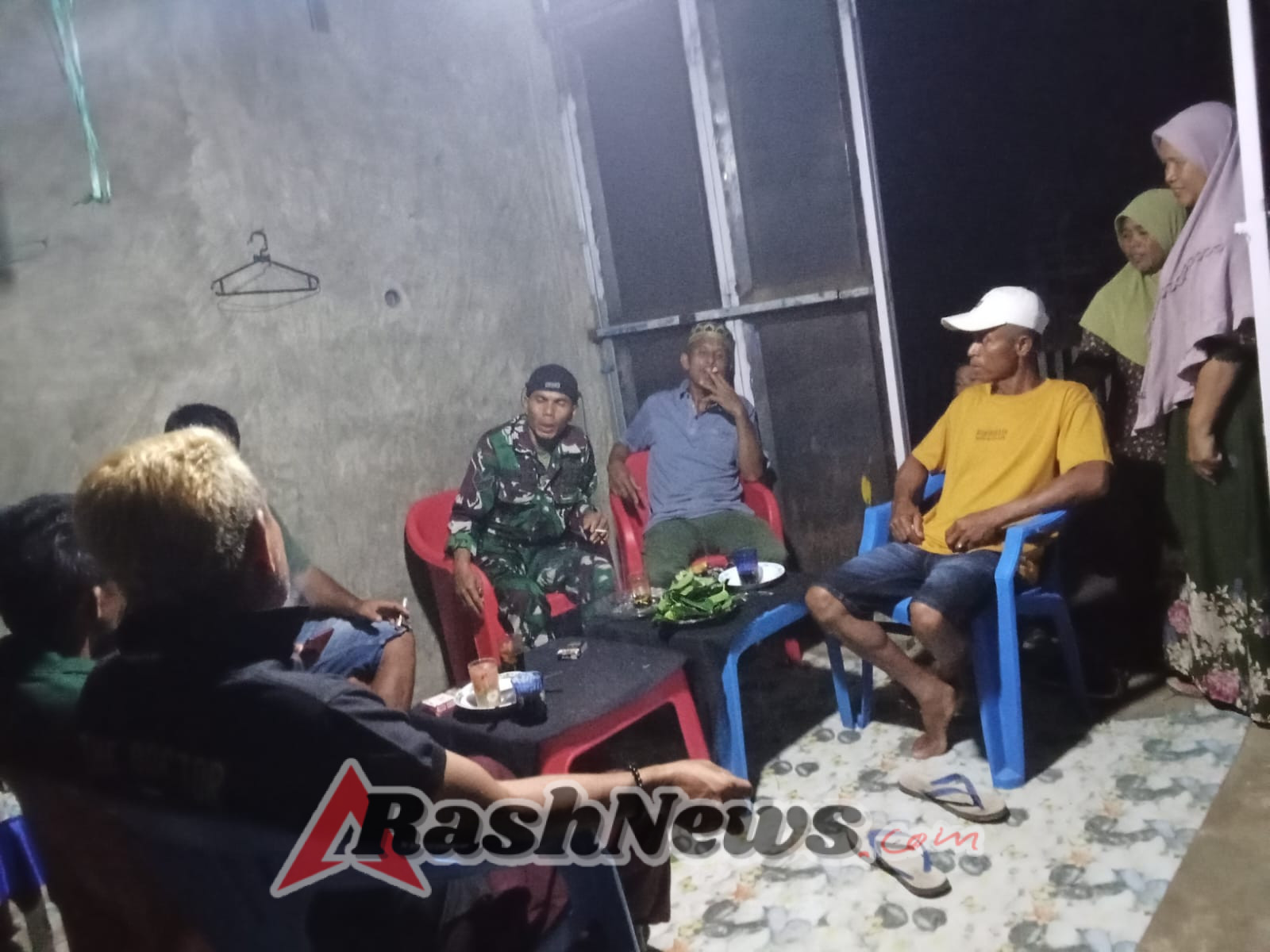 Sinergi TNI dan Rakyat, Babinsa Koramil Bolo Hadir Jaga Keamanan Desa